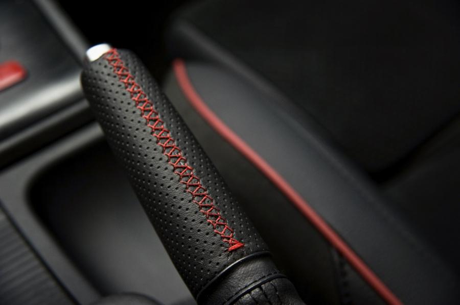 Детали интерьера Alfa Romeo 159 Ti (939A) 2008 года  (ZA) (фото 3 из 27)